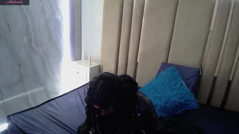 Snapshot of pettymoon chatting on 11-10-25, 01:54 Moon online show from 11-10-25, 01:54