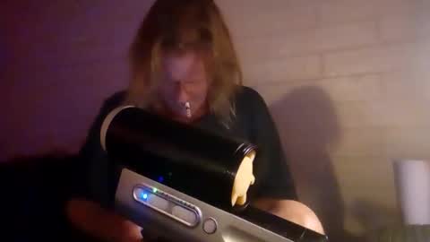 Snapshot of pevinu chatting on 10-27-25, 07:01 Hugh Pervert online show from 10-27-25, 07:01