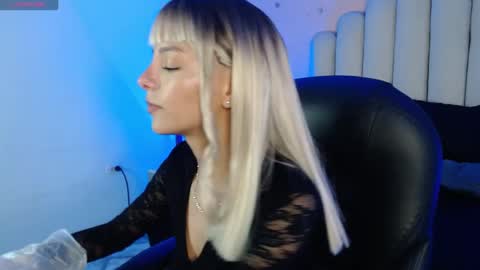 Snapshot of peyton_gh chatting on 09-30-25, 03:44 Peyton online show from 09-30-25, 03:44