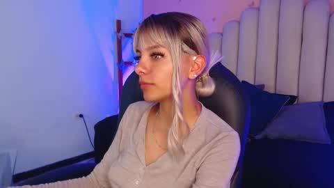Snapshot of peyton_gh chatting on 10-05-25, 03:38 Peyton online show from 10-05-25, 03:38