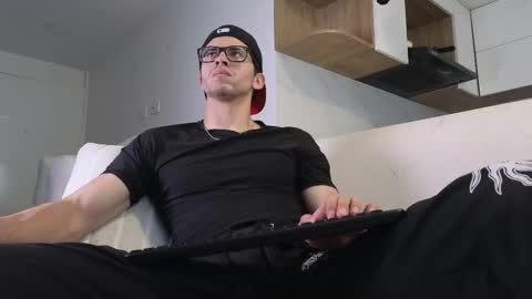 phantom_bigger1 online show from 10-10-25, 01:10