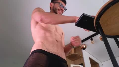 phantom_bigger1 online show from 11-05-25, 01:44