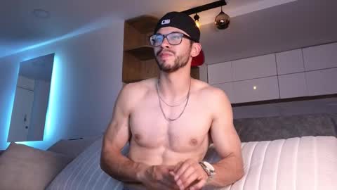 Snapshot of phantom_bigger1 chatting on 01-05-26, 11:30 phantom_bigger1 online show from 01-05-26, 11:30