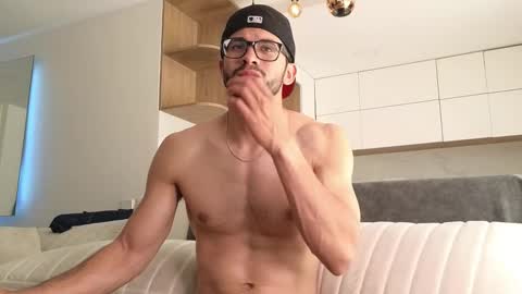 Snapshot of phantom_bigger1 chatting on 01-07-26, 02:41 phantom_bigger1 online show from 01-07-26, 02:41