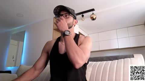 Snapshot of phantom_bigger1 chatting on 02-04-26, 04:24 phantom_bigger1 online show from 02-04-26, 04:24