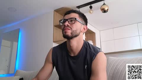 Snapshot of phantom_bigger1 chatting on 02-13-26, 05:20 phantom_bigger1 online show from 02-13-26, 05:20