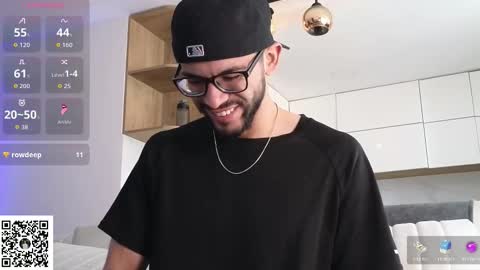 Snapshot of phantom_bigger1 chatting on 02-20-26, 05:13 phantom_bigger1 online show from 02-20-26, 05:13