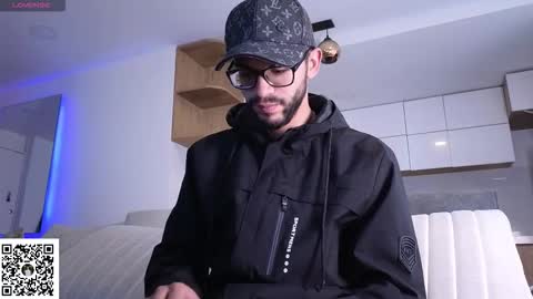 Snapshot of phantom_bigger1 chatting on 02-28-26, 12:50 phantom_bigger1 online show from 02-28-26, 12:50