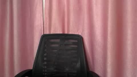 Snapshot of phat_pussylips chatting on 02-13-26, 01:12 tatiana online show from 02-13-26, 01:12