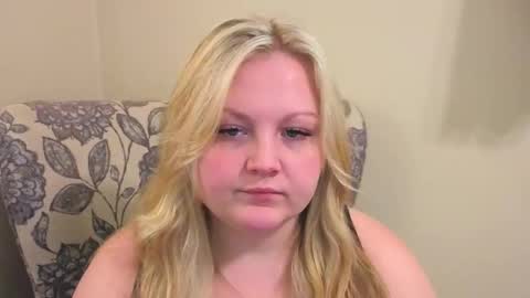 Snapshot of phatassblond chatting on 04-28-26, 07:19 PhatAssBlond online show from 04-28-26, 07:19