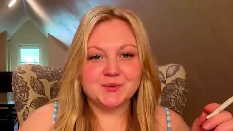 Snapshot of phatassblond chatting on 05-03-26, 09:10 PhatAssBlond online show from 05-03-26, 09:10