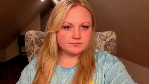 Snapshot of phatassblond chatting on 05-05-26, 03:36 PhatAssBlond online show from 05-05-26, 03:36