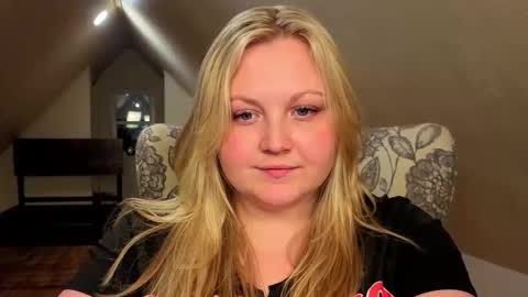 Snapshot of phatassblond chatting on 05-07-26, 02:50 PhatAssBlond online show from 05-07-26, 02:50