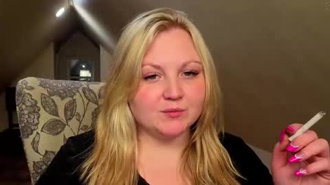 Snapshot of phatassblond chatting on 05-09-26, 01:33 PhatAssBlond online show from 05-09-26, 01:33