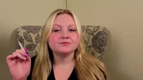 Snapshot of phatassblond chatting on 05-28-26, 11:46 PhatAssBlond online show from 05-28-26, 11:46