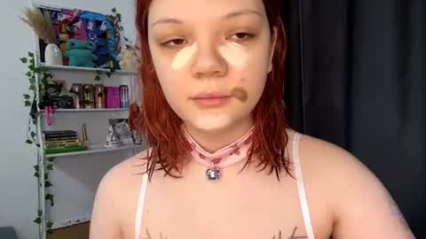 Snapshot of phia_moon chatting on 07-20-26, 05:15 Phia online show from 07-20-26, 05:15