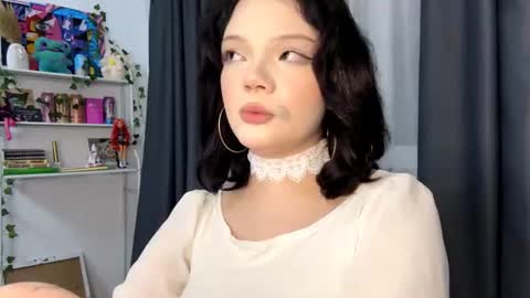 Snapshot of phia_moon chatting on 07-26-26, 09:32 Phia online show from 07-26-26, 09:32