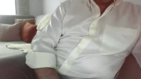 Snapshot of phil279 chatting on 11-01-25, 10:06 Phil online show from 11-01-25, 10:06