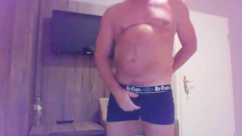 Snapshot of phil279 chatting on 11-14-25, 05:06 Phil online show from 11-14-25, 05:06