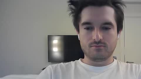 Snapshot of philborison chatting on 12-18-25, 04:40 PhilipBorison online show from 12-18-25, 04:40