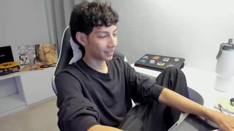 Snapshot of philipe_moonlight_ chatting on 03-08-25, 07:38 Phil. INDEPENDENT MODEL online show from 03-08-25, 07:38