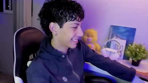 Snapshot of philipe_moonlight_ chatting on 09-16-25, 05:30 Phil. INDEPENDENT MODEL online show from 09-16-25, 05:30