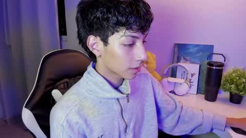 Snapshot of philipe_moonlight_ chatting on 09-20-25, 11:50 Phil. INDEPENDENT MODEL online show from 09-20-25, 11:50