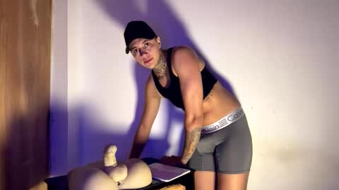 Snapshot of phillip_brownn chatting on 01-06-26, 11:47 PHILLIP online show from 01-06-26, 11:47