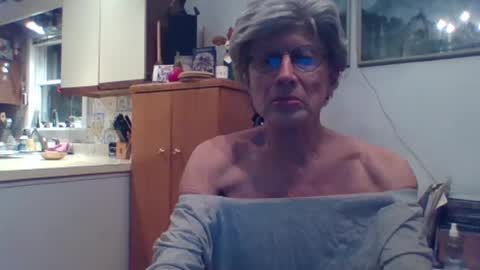 Snapshot of phillipa1023 chatting on 03-06-25, 12:43 phillipa online show from 03-06-25, 12:43