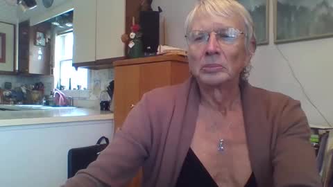 Snapshot of phillipa1023 chatting on 11-30-25, 04:55 phillipa online show from 11-30-25, 04:55