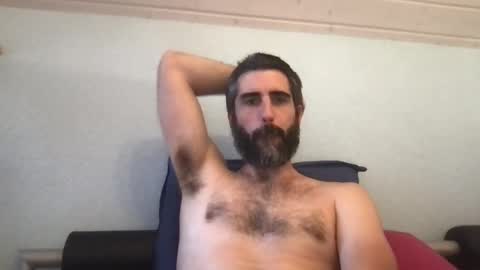 Snapshot of philllaroche chatting on 07-28-26, 01:32 Phill online show from 07-28-26, 01:32
