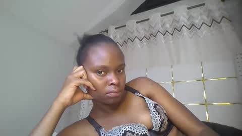 Snapshot of phoebe015 chatting on 02-11-26, 07:30 phoebe online show from 02-11-26, 07:30