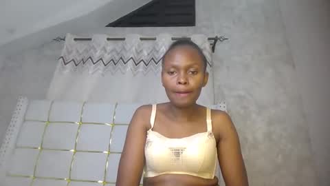 Snapshot of phoebe015 chatting on 02-21-26, 11:06 phoebe online show from 02-21-26, 11:06