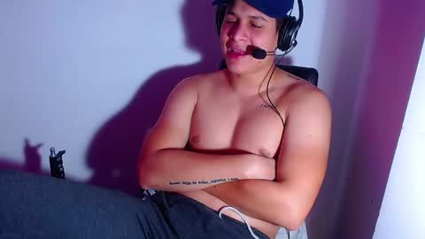 AdnierGnz online show from 12-24-24, 04:44