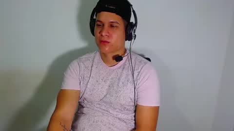 AdnierGnz online show from 03-09-25, 04:22