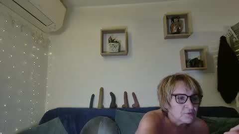 Snapshot of phryna84 chatting on 12-15-25, 08:35 phryna online show from 12-15-25, 08:35