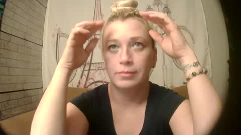 Snapshot of phulaen chatting on 12-13-24, 02:43 Phulaen online show from 12-13-24, 02:43
