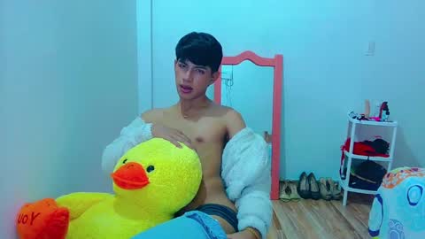 phuwin online show from 05-30-26, 06:10