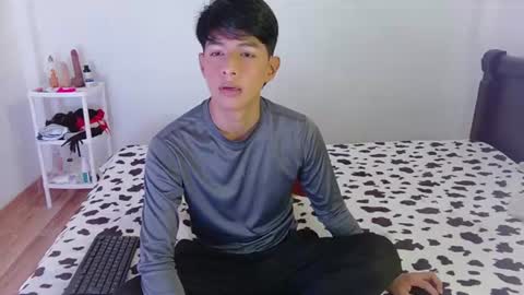 phuwin online show from 07-08-26, 11:15
