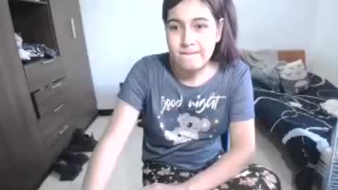 izzy online show from 07-06-26, 10:56