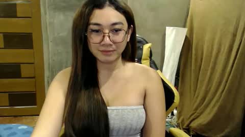 Pia online show from 10-21-25, 08:04