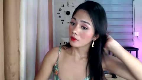 Pia online show from 04-18-26, 07:58