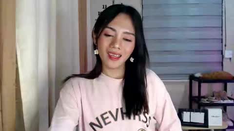 Snapshot of pia_xxx chatting on 05-22-26, 06:02 Pia online show from 05-22-26, 06:02