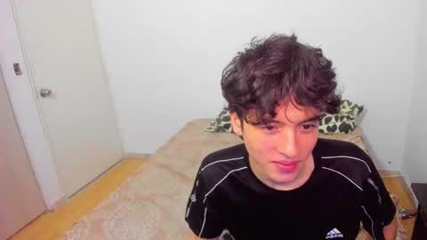 picaszomilos350 online show from 03-12-26, 05:46