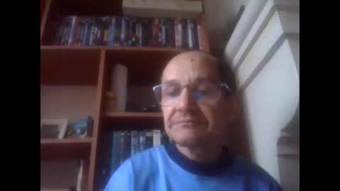 Snapshot of pichoun71 chatting on 03-09-25, 07:01 pichoun71 online show from 03-09-25, 07:01