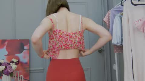 Lizzy online show from 10-22-25, 01:33