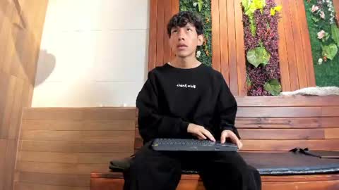 Snapshot of pierre_leroy_ chatting on 07-22-26, 03:53 Pierre Leroy online show from 07-22-26, 03:53