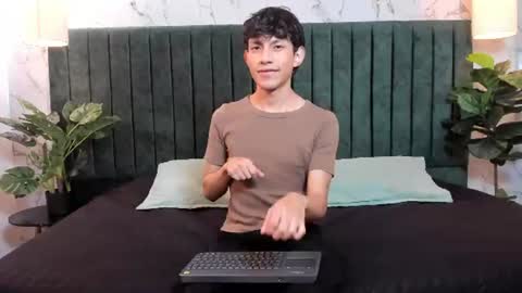 Snapshot of pierre_leroy_ chatting on 07-26-26, 03:36 Pierre Leroy online show from 07-26-26, 03:36