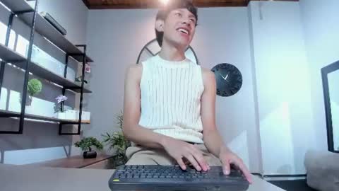 Snapshot of pierre_leroy_ chatting on 07-29-26, 03:48 Pierre Leroy online show from 07-29-26, 03:48
