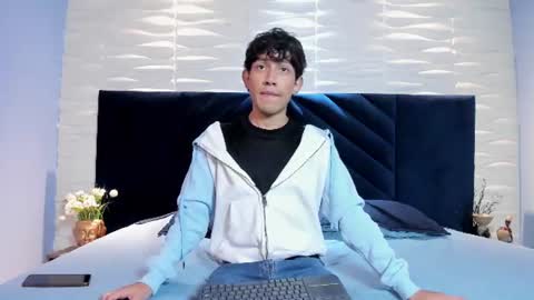 Snapshot of pierre_leroy_ chatting on 07-31-26, 04:01 Pierre Leroy online show from 07-31-26, 04:01